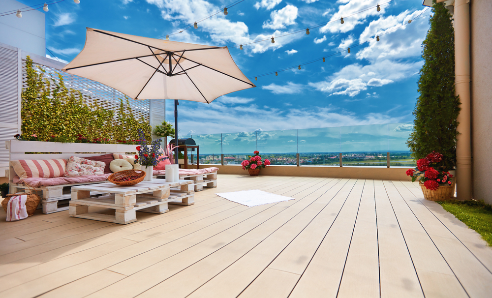 Construction d'un meuble en bois de palettes pour la terrasse