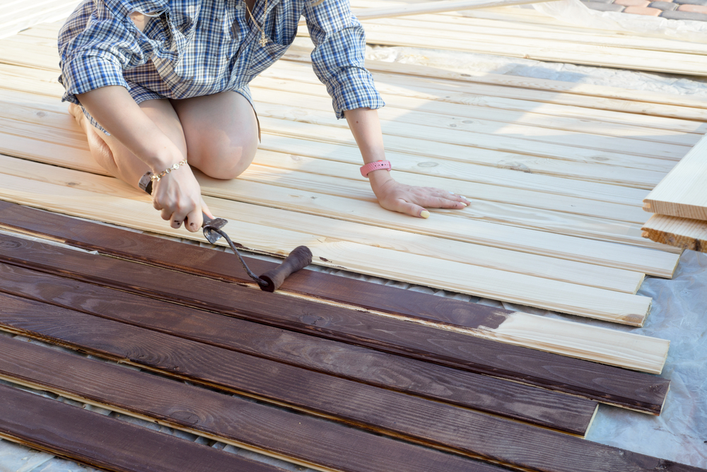 Imperméabiliser ses meubles en bois d'extérieur